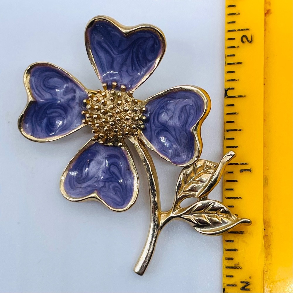 AAi Vintage Floral Brooch 2 inch Purple Gold Toned - Picture 2 of 4